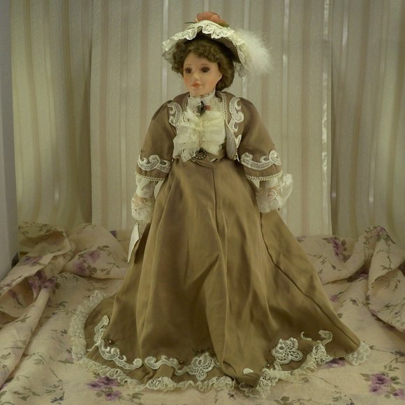 Asastasia Collection Porcelain Doll W/Stand - Picture 1 of 8